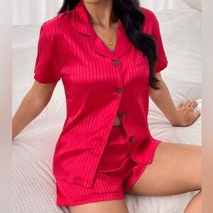 Red Silk Striped Pajama Set for Valentine’s &/or Christmas ✨
NON- stretch